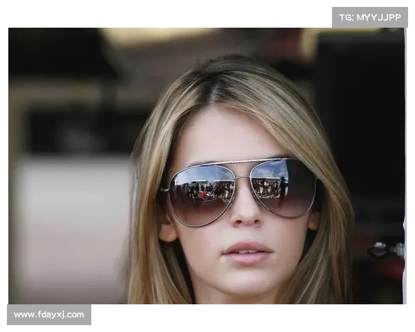 英超宝贝哈泽尔揭示球员背后的魅力女友故事与独特情感秘境